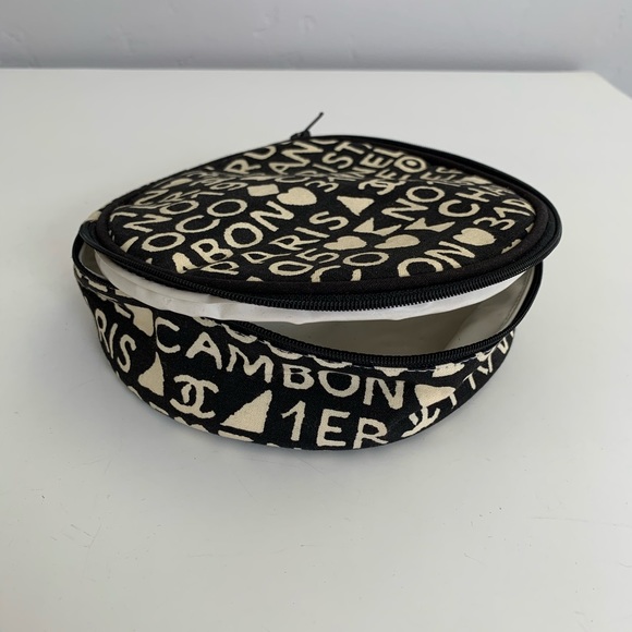 Auth VTG CHANEL 1991 Cosmetic Bag - Picture 8 of 8